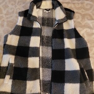 Maurices Black and White Sherpa Vest